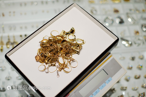 室內珠寶店 從創意到璀璨——小生意中的珠寶首飾零售經營指南